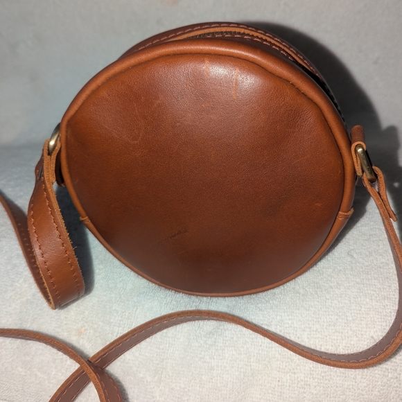 Portland Leather Brown Crossbody Bag. - Picture 3 of 12